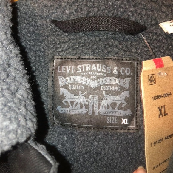 ‼️SOLD‼️ LEVIS MENS JEAN JACKET - Picture 3 of 5